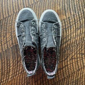 GUC — Blowfish Malibu Sadie Slip-on Platform — size 5 Women’s — smoked black